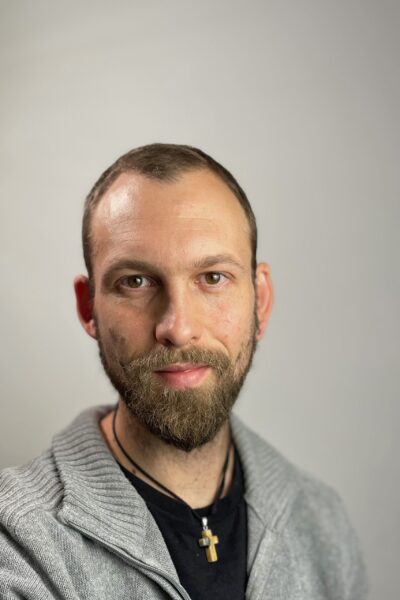 E44376F0-B1A7-48F9-804E-D1D0DF9FC661